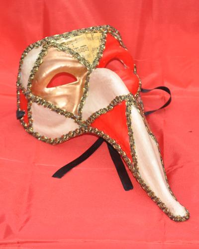 832 Pulcinella Long Nose Mask